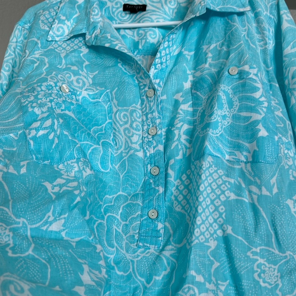 Women’s long sleeve button-down shirt